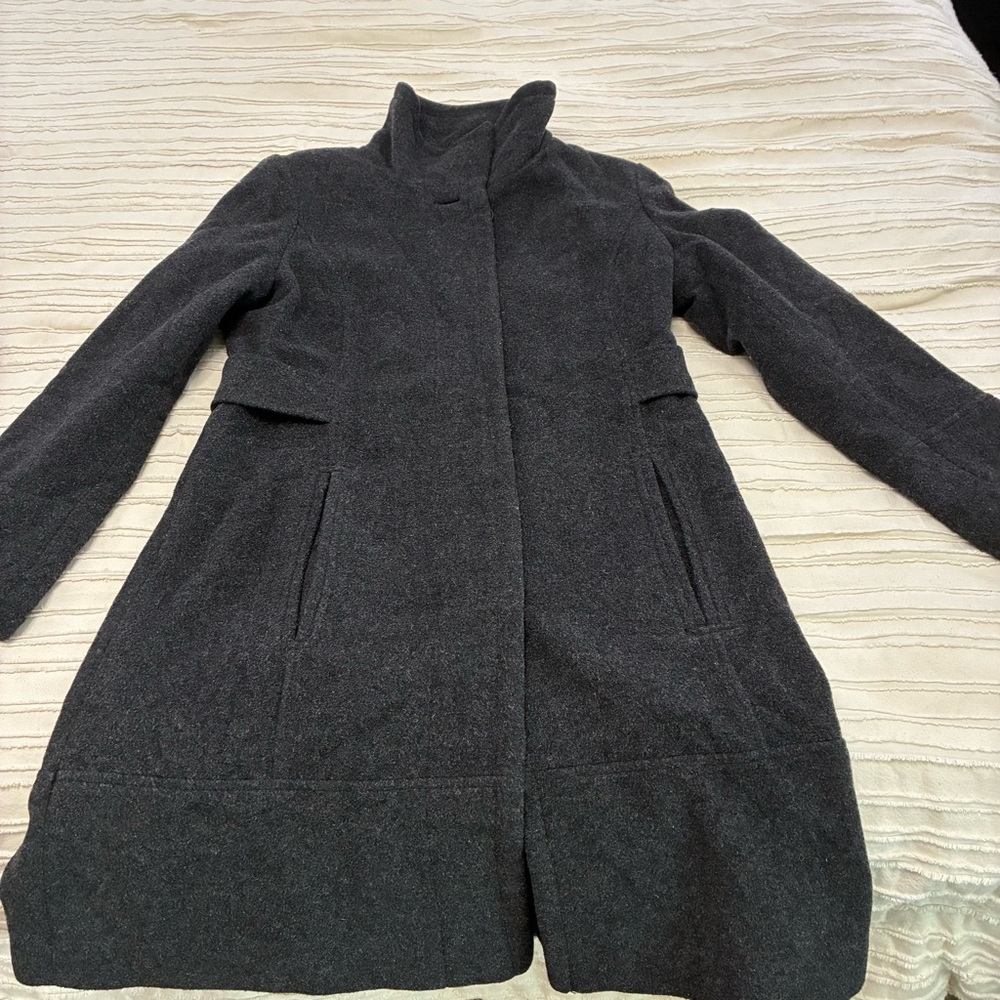 Jones New York Charcoal wool & cashmere Coat. Size small. Gorgeous fabric! - Picture 7 of 16